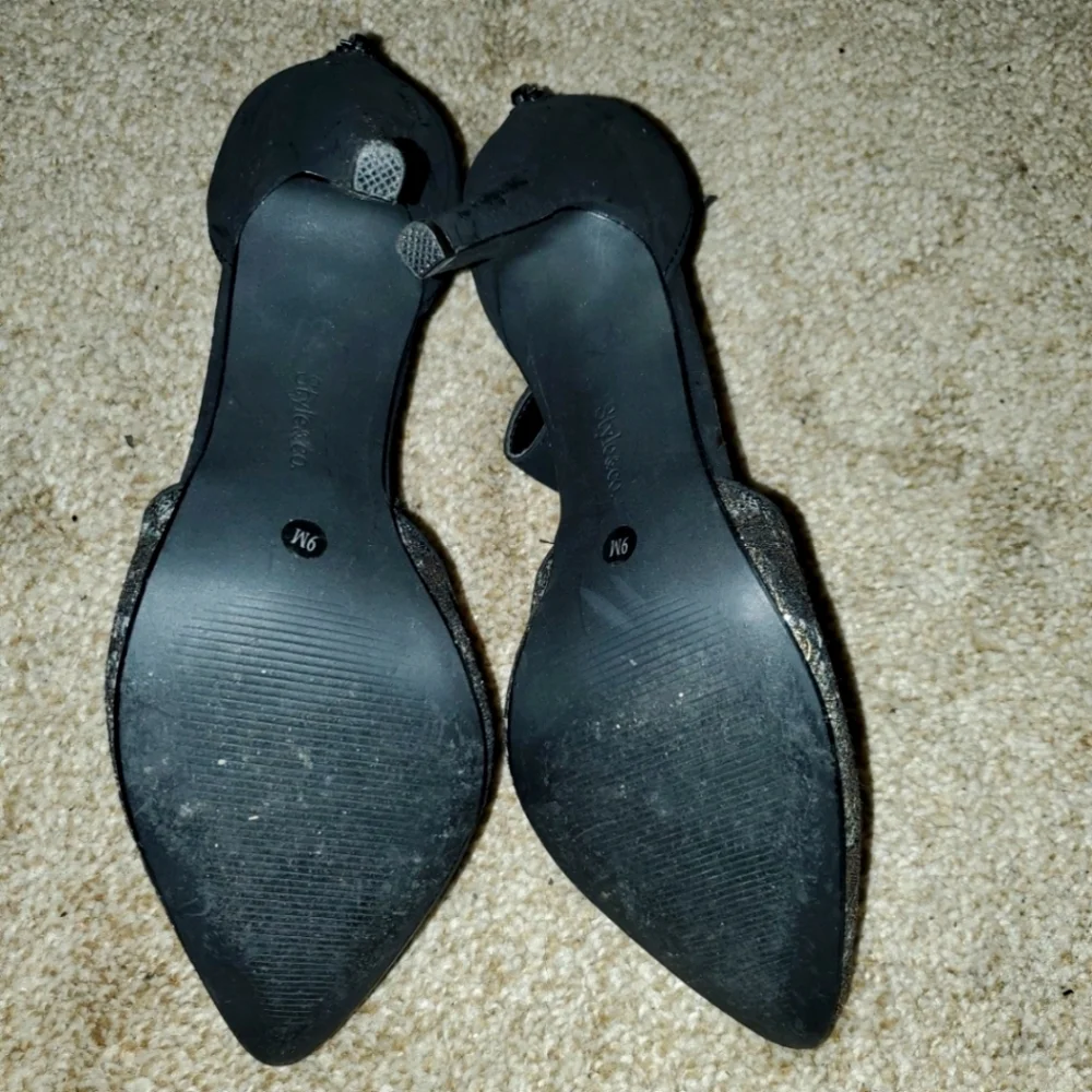 Style & Co Party Heels Black & Gold Sz 9